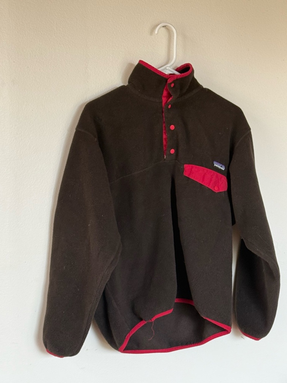 Patagonia Men’s Brown Fleece Snap-Up with Red Trim Synchilla.
